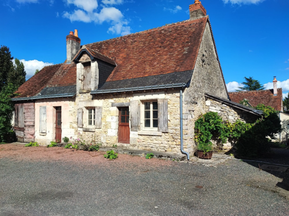 Charmante maison ancienne à rénover à Ferrière-sur-Beaulieu