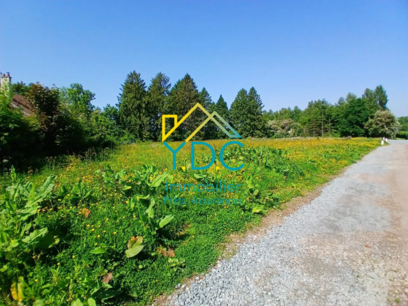 Terrain constructible viabilisé à Yerville de 1428 m² - Terrain idéal pour construire