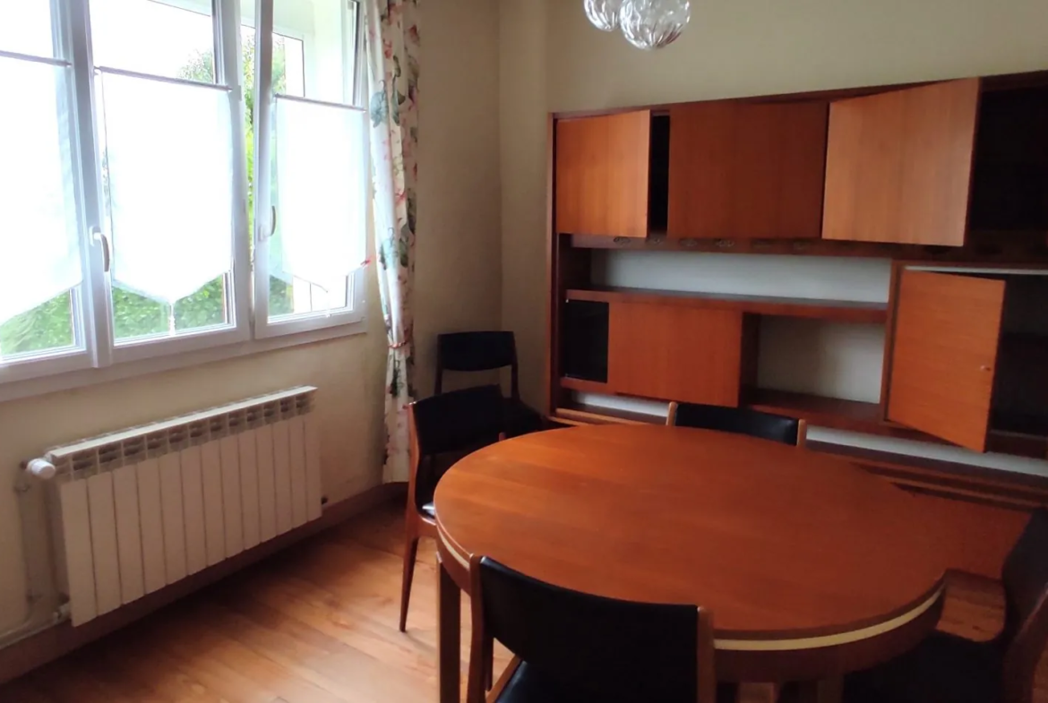 Belle maison familiale en ville à Saintes Rive Droite Gare 