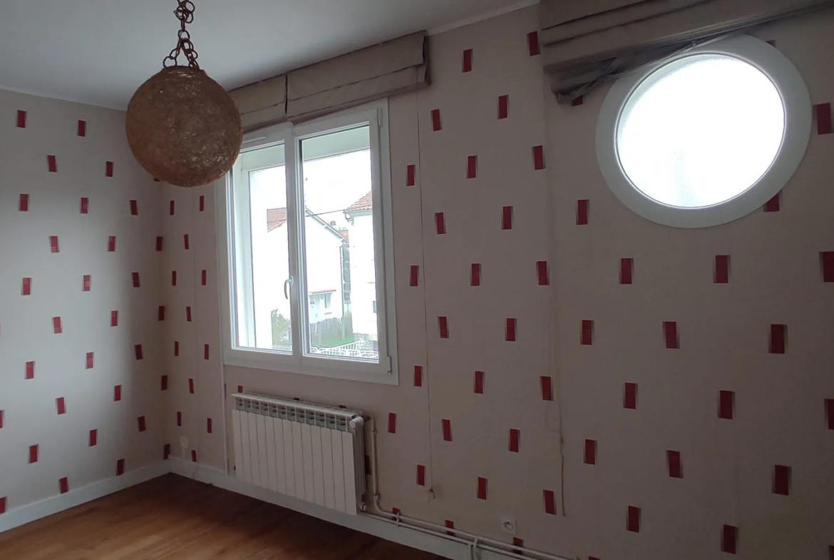 Belle maison familiale en ville à Saintes Rive Droite Gare 