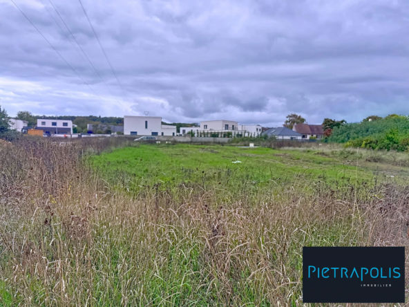 Terrain constructible à Ahuy de 503 m² en zone pavillonnaire