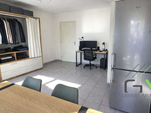 Studio loué avec terrasse et parking à Nîmes – Investissement rentable