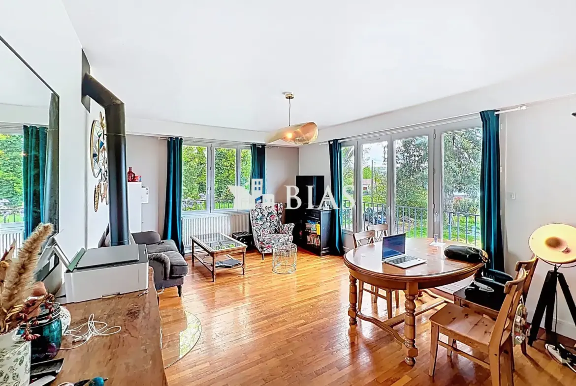 Maison à vendre à Serquigny avec jardin, terrasse et 5 chambres 