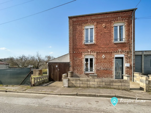 Maison à vendre à Hirson avec terrasse, garage et 3 chambres