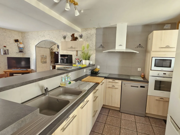 Maison de ville à Niort proche de l'hôpital - 121 m² avec jardin
