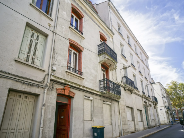 Immeuble de rapport à Saint-Étienne avec 4 appartements, potentiel locatif supérieur à 10%