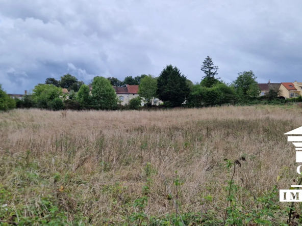 Terrain constructible à Boyer avec permis, viabilisé et à proximité de Tournus
