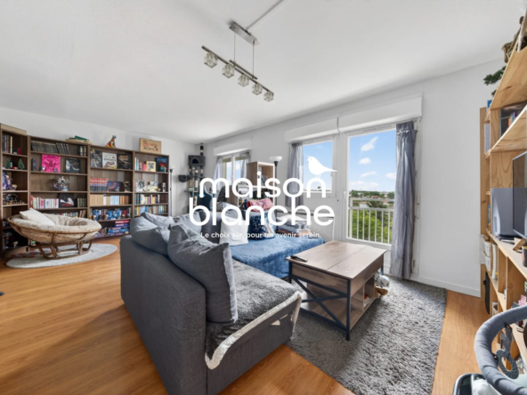 A vendre appartement 3 pièces rénové à Villenave-d'Ornon avec vue panoramique