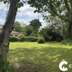Terrain constructible de 698 m² à Labouheyre, proche du centre village