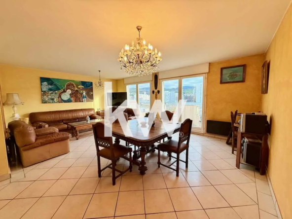 Vente appartement 5 pièces avec balcon à Saint-Étienne Trefilerie