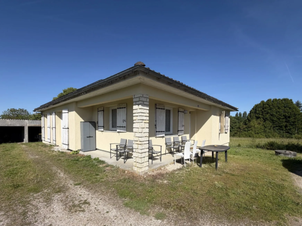 Maison lumineuse avec jardin de 1400 m² à vendre à Coteaux-du-Blanzacais