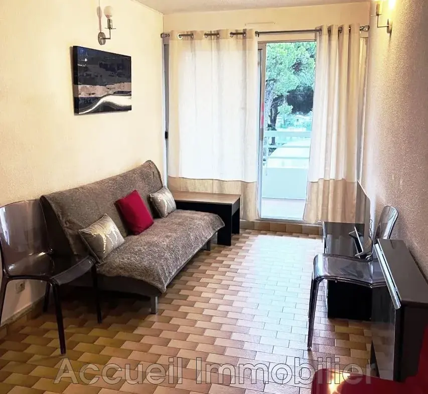 Charmant appartement 2 pièces cabine avec vue sur le chenal à Port Camargue 