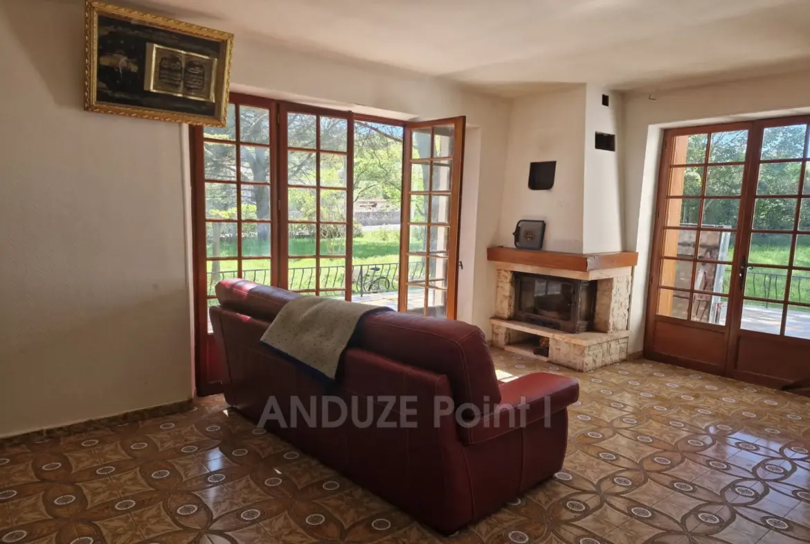 Maison chaleureuse avec studio et terrasse à Boisset Gaujac 