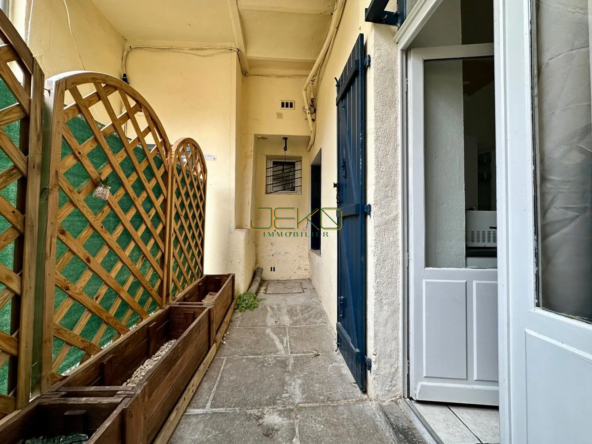 Appartement de 37 m² avec cour à Nîmes, secteur Vauban / Croix de Fer