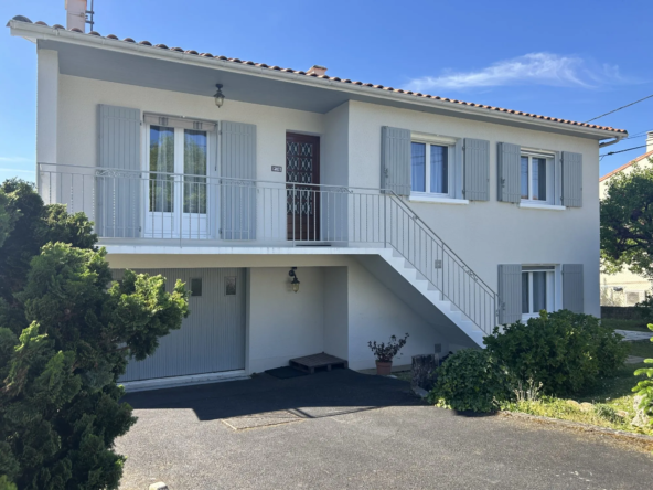 Maison à vendre à Niort – 108 m² avec grand jardin et potentiel à Saint Liguaire