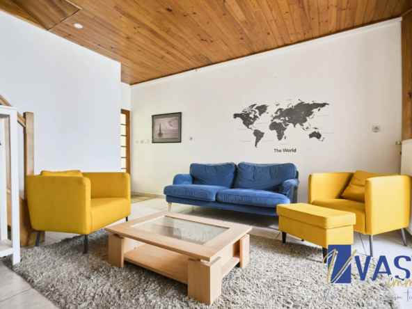 Maison de 114 m² à Tourcoing avec 5 chambres et cour extérieure, idéale pour famille ou colocation