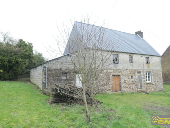 Maison à rénover avec grand terrain et plan d'eau au Le Tielleul