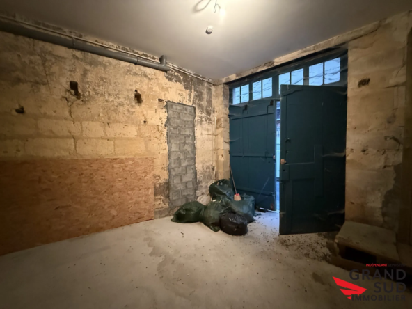Garage à vendre à Bordeaux – 30 m² avec cave, hyper-centre