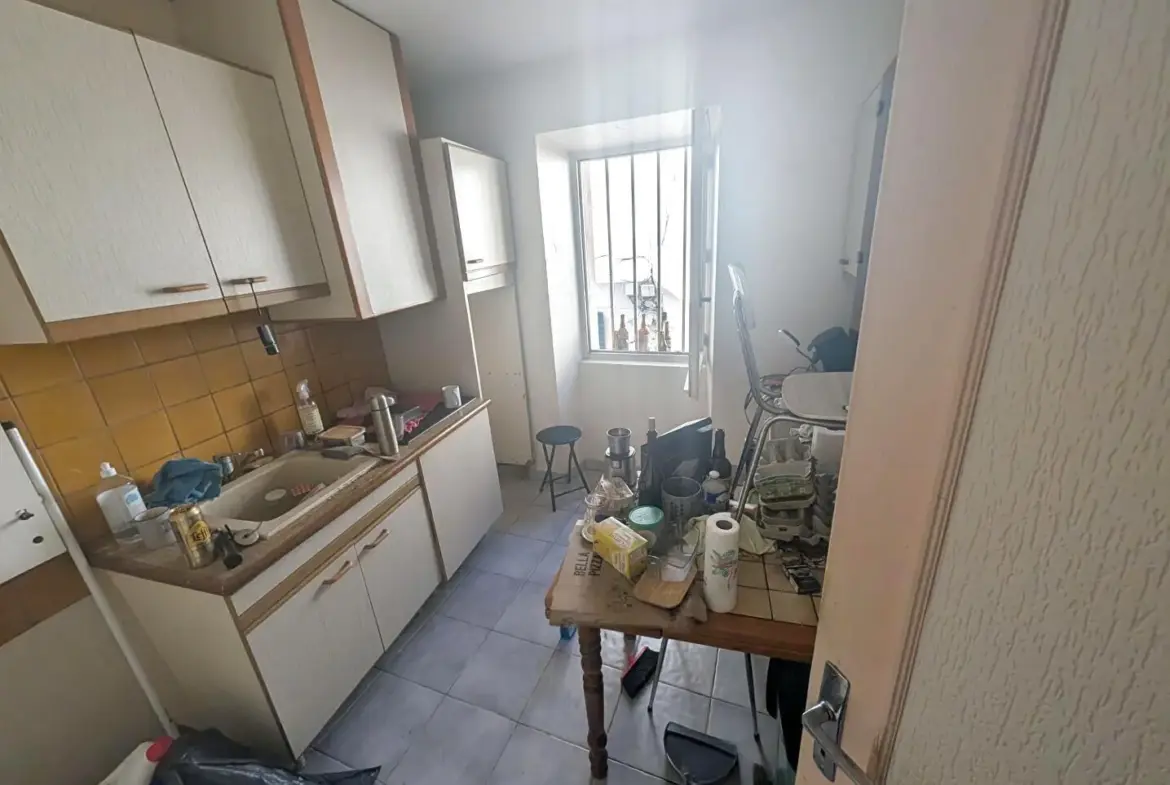 Appartement T2 rénovable à Gardanne en centre-ville – 41 m² 