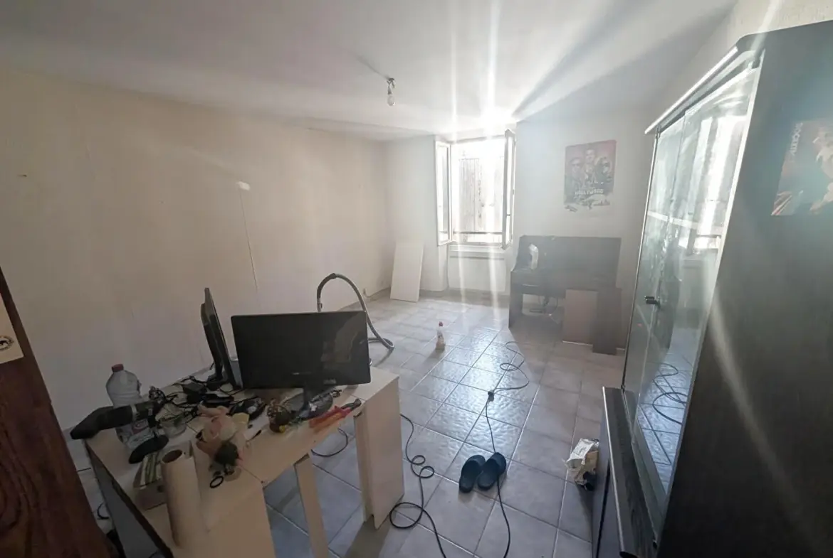 Appartement T2 rénovable à Gardanne en centre-ville – 41 m² 