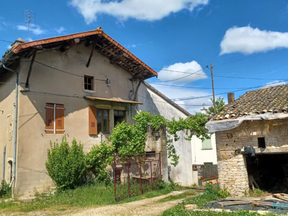 Ancienne ferme à rénover de 165 m² avec terrain au Villars, proche Tournus