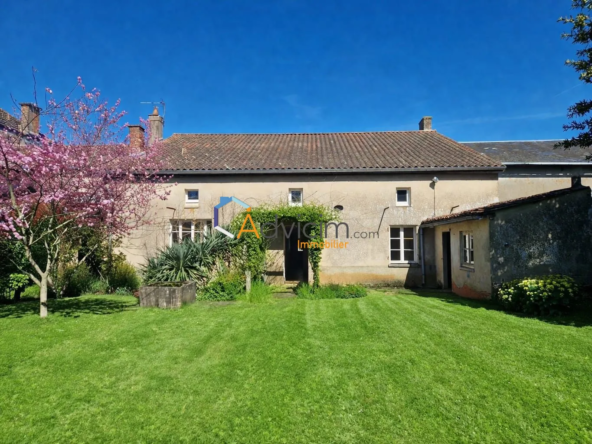 Maison de village spacieuse de 165 m² avec potentiel à Millac