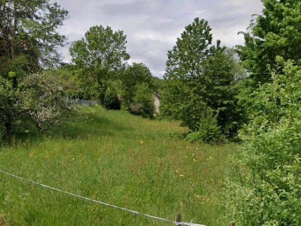 Terrain constructible de 413 m² à Les Avenières - Secteur recherché