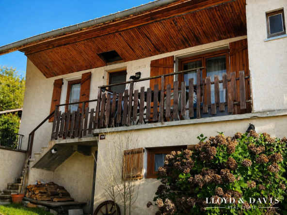 Maison de village à Presle avec jardin et potentiel d'amélioration énergétique