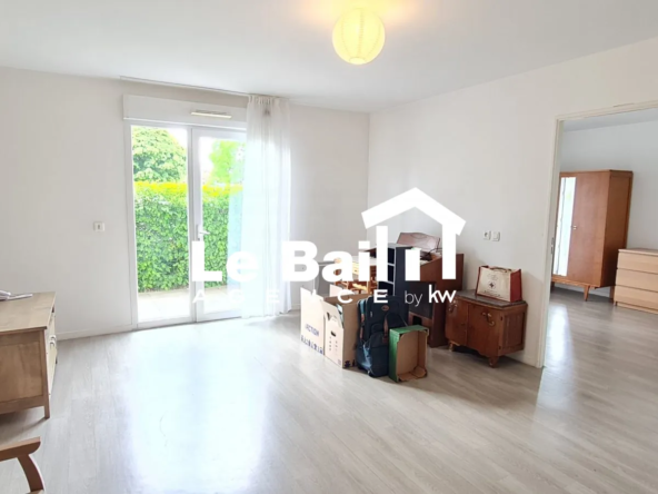 Appartement T2 à vendre à Osny, 40 m² avec locataire, stabilité et confort moderne