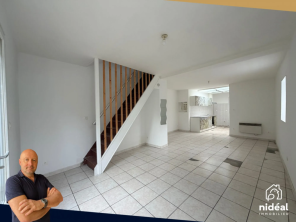 Découvrez cette charmante maison à Bruay-sur-l'Escaut, idéale pour primo-accédants ou investisseurs, avec jardin et rénovations modernes