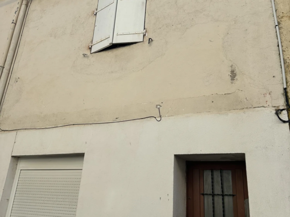 Maison à vendre à Théan-lès-Béziers de 82m² à rénover, idéal investisseur