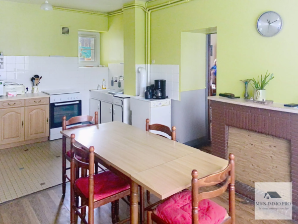 Maison à vendre à Saint-Marc-le-Blanc avec locataires en place