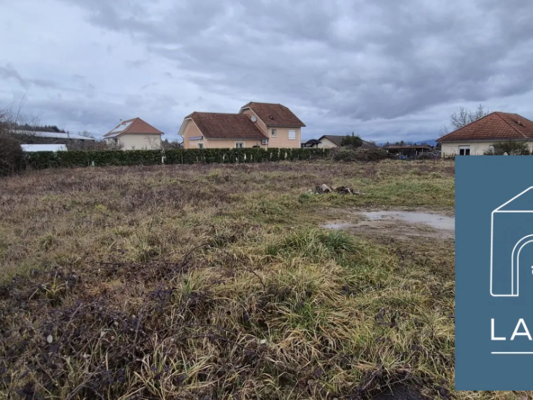 Terrain constructible de 1071 m² à Saint-André-le-Gaz – Viabilités possibles