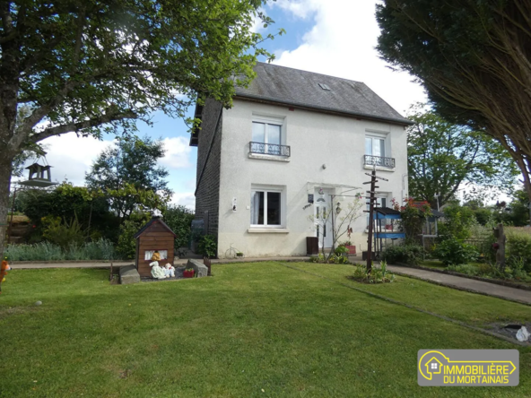 Maison à vendre à Saint-Hilaire-du-Harcouët avec garage et terrain de 370 m²