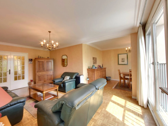 Appartement traversant de 85 m² à Échirolles avec terrasse et vue dégagée