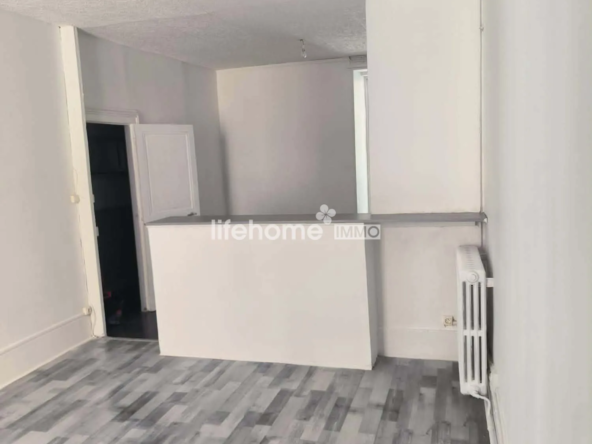 Maison de ville à Issoudun de 75 m² avec terrasse, idéal premier achat ou investissement