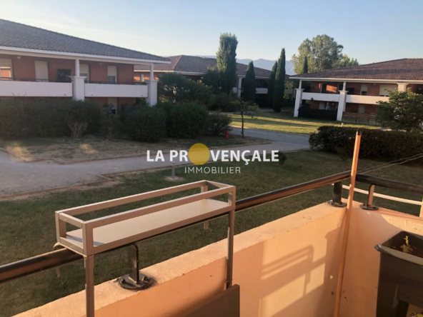 Appartement 2 pièces en duplex avec balcon, piscine et tennis à Trets