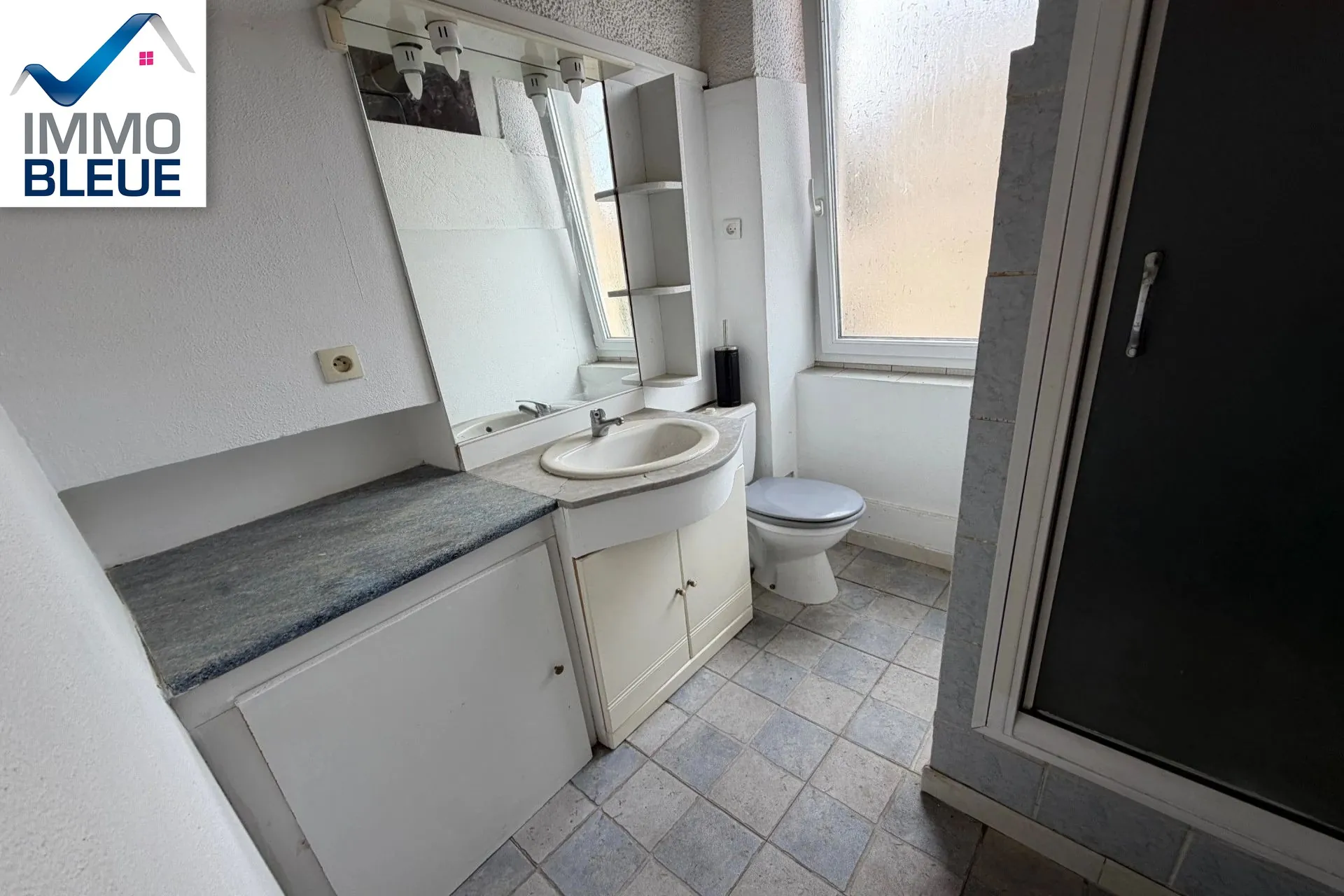 Appartement 2 pièces à Rognac - Charmant et lumineux, à rafraîchir 
