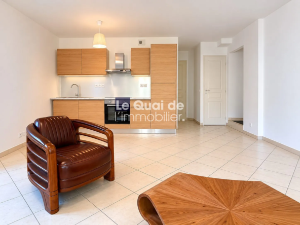 Appartement T3 rénové de 56,68 m² en centre d'Aix-les-Bains, lumineux et proche commodités