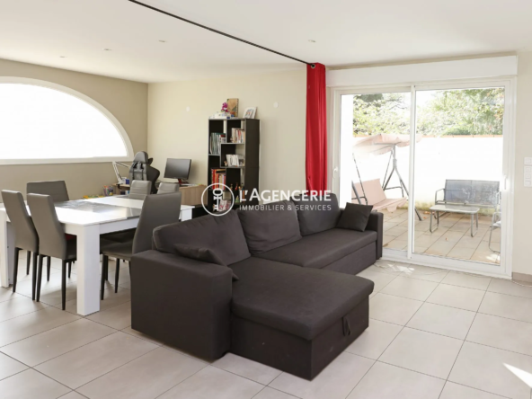 Maison de ville à Albi avec terrasse et locataire en place - Investissement sûr