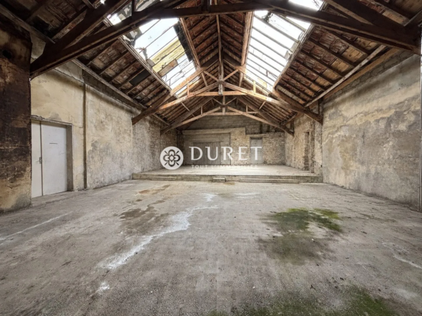 Bâtisse ancienne de charme à vendre à Bouin, 191 m² au cœur du bourg
