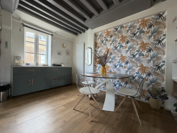 À vendre à Honfleur, Duplex 2 pièces au dernier étage avec parking en centre-ville
