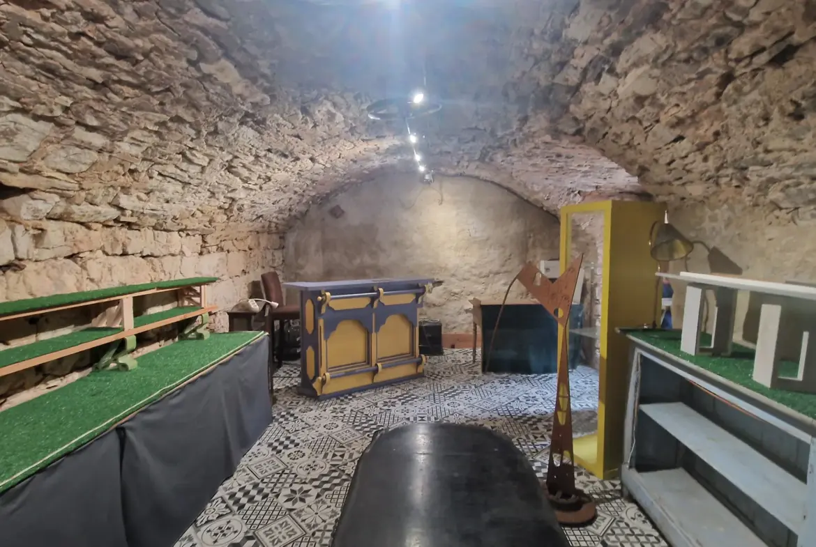 Maison de village avec local commercial à La Couvertoirade - 71 m² rénovés 