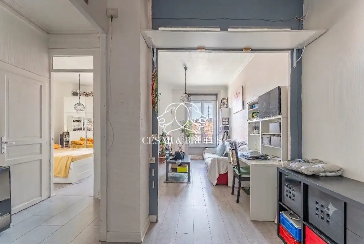 Appartement T2 lumineux avec potentiel de transformation à Lyon 69008 