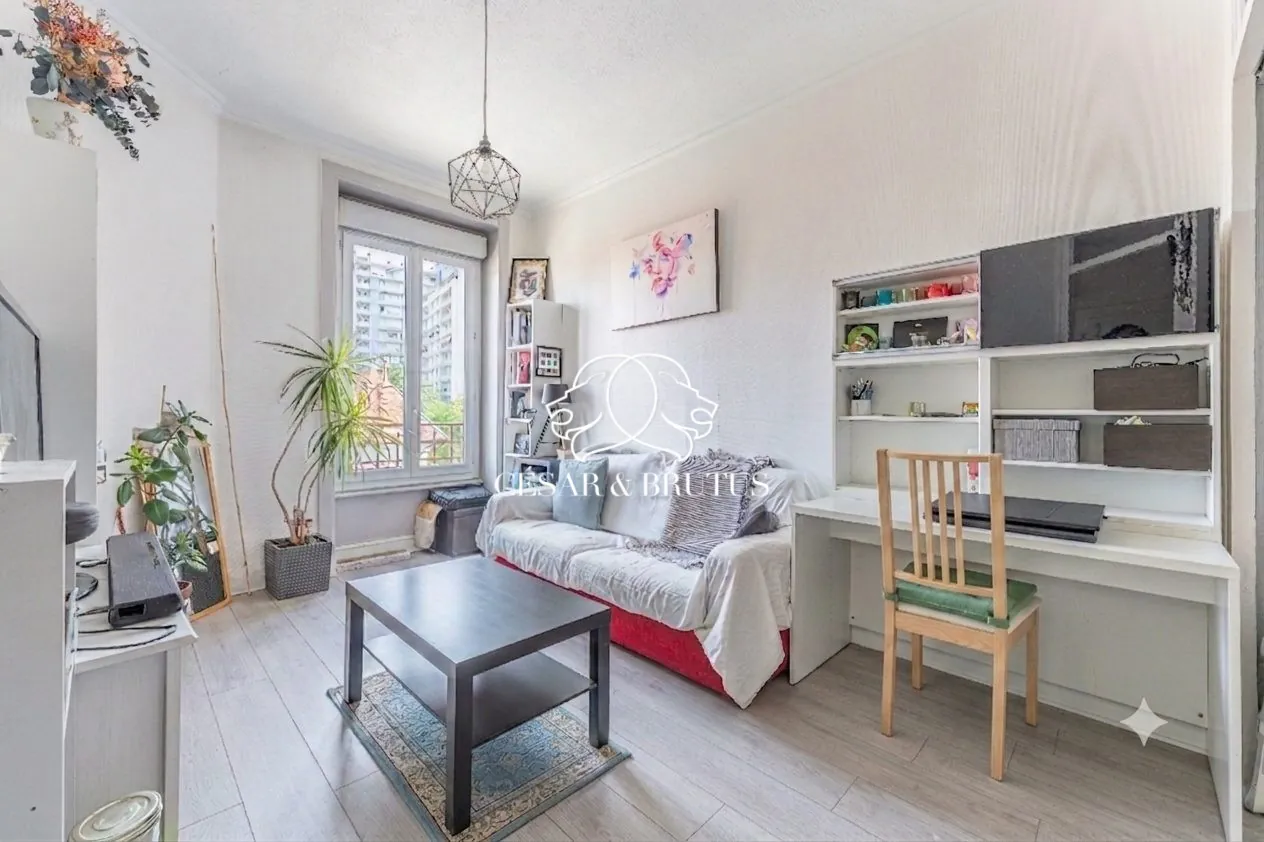 Appartement T2 lumineux avec potentiel de transformation à Lyon 69008 