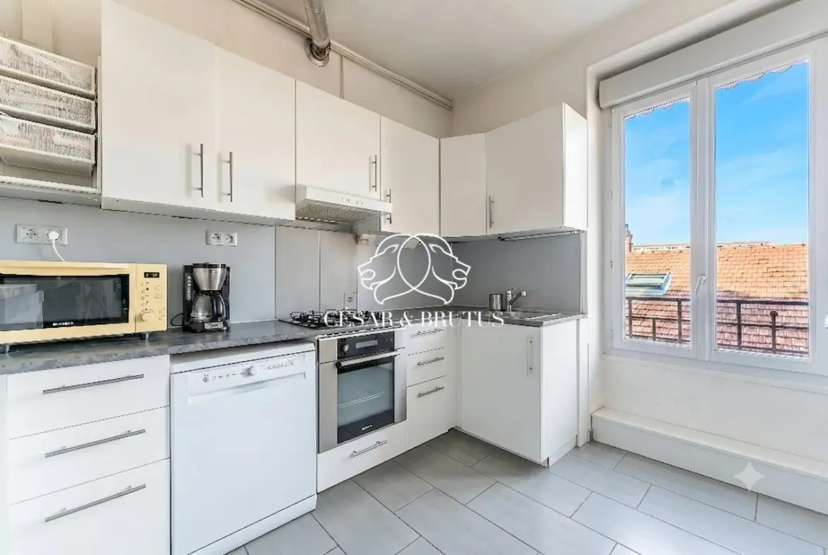 Appartement T2 lumineux avec potentiel de transformation à Lyon 69008 