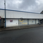 Local commercial de 330 m² loué à La Châtaigneraie – Investissement locatif sécurisé