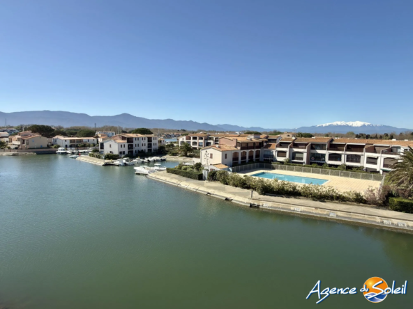 Studio cabine à Saint-Cyprien Plage avec vue dégagée, piscine et parking