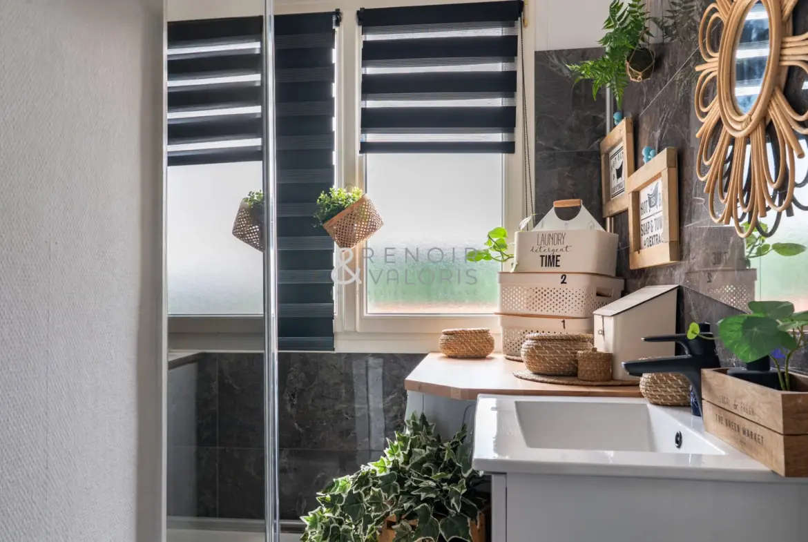 Appartement 4 pièces lumineux avec deux balcons à Nancy 