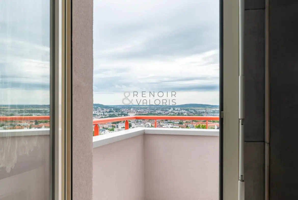 Appartement 4 pièces lumineux avec deux balcons à Nancy 